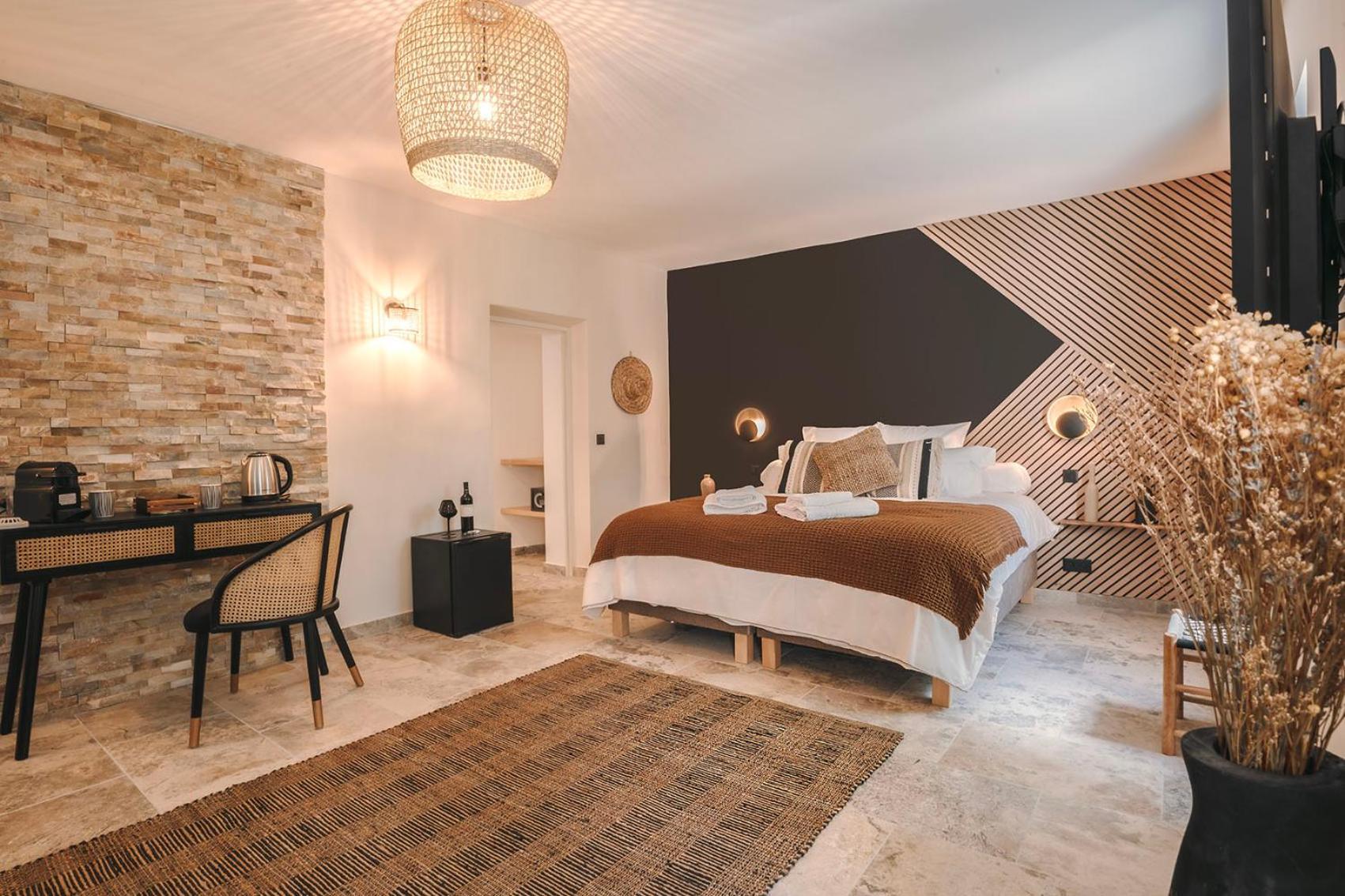 Les Suites De L'Etang Cucuron Kültér fotó