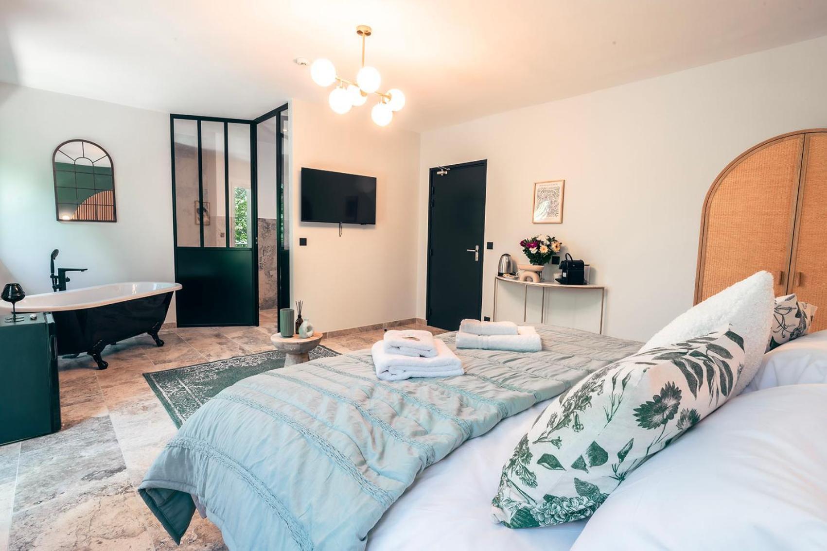 Les Suites De L'Etang Cucuron Kültér fotó
